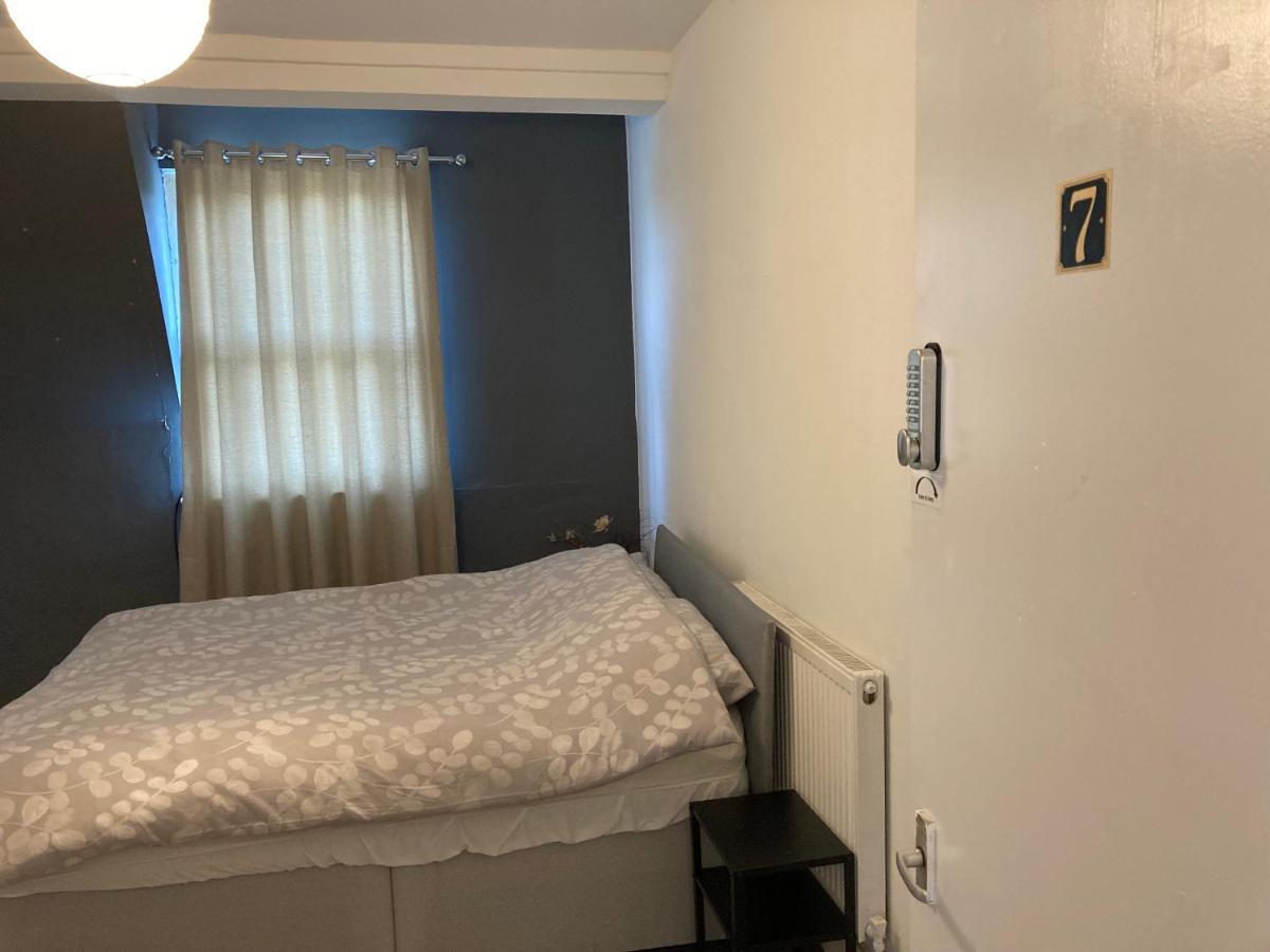 Chosen Rocky Lane Private Rooms Ливърпул Екстериор снимка