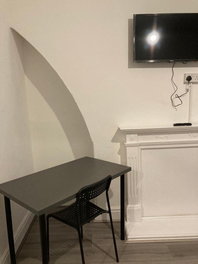 Chosen Rocky Lane Private Rooms Ливърпул Екстериор снимка