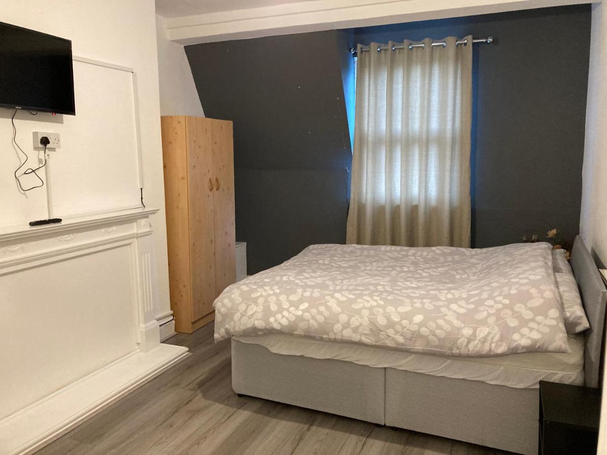 Chosen Rocky Lane Private Rooms Ливърпул Екстериор снимка