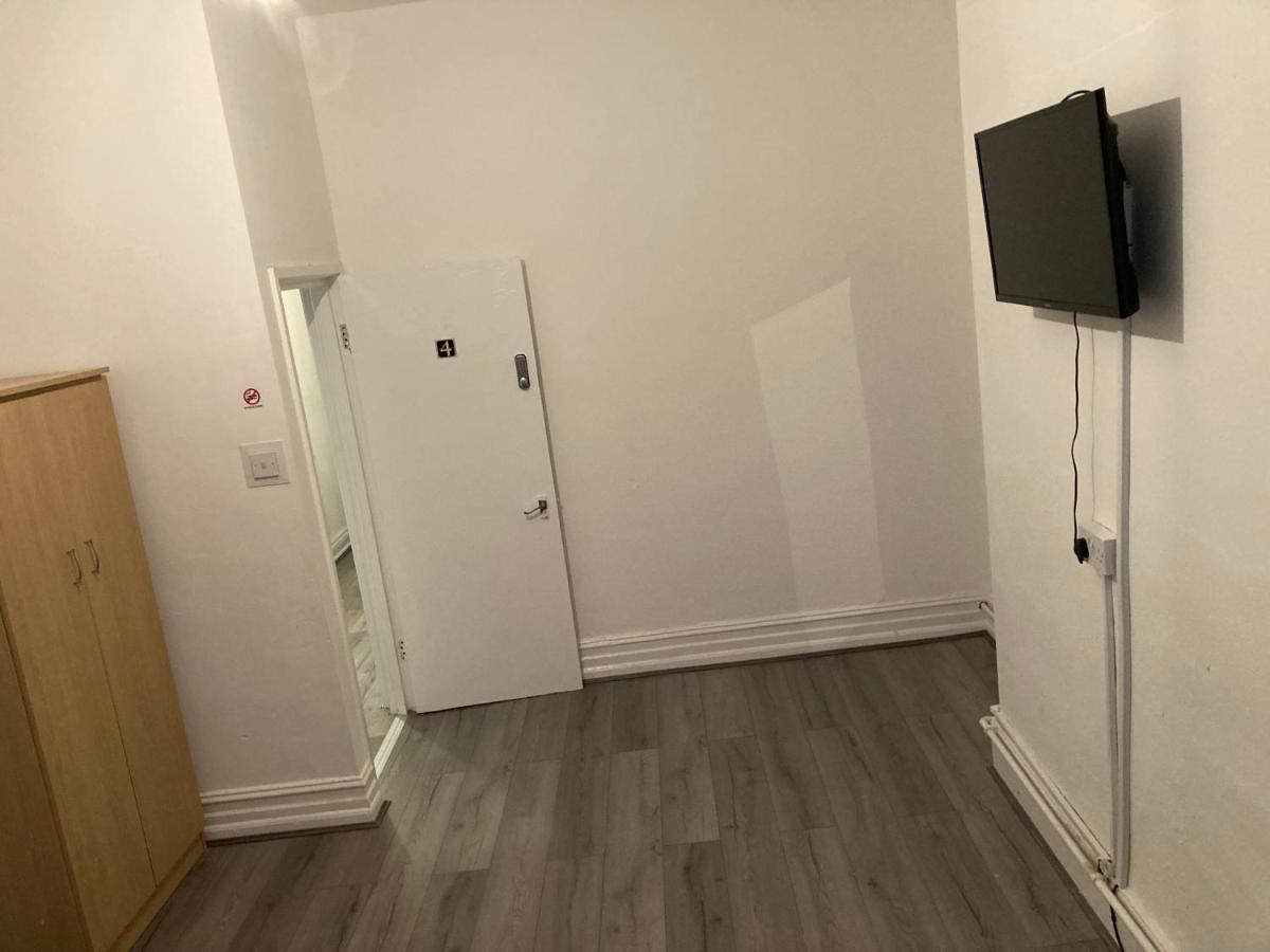 Chosen Rocky Lane Private Rooms Ливърпул Екстериор снимка