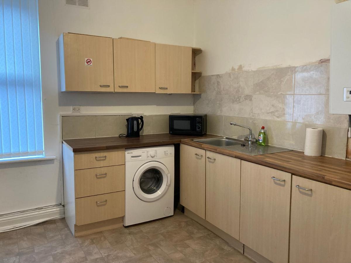 Chosen Rocky Lane Private Rooms Ливърпул Екстериор снимка