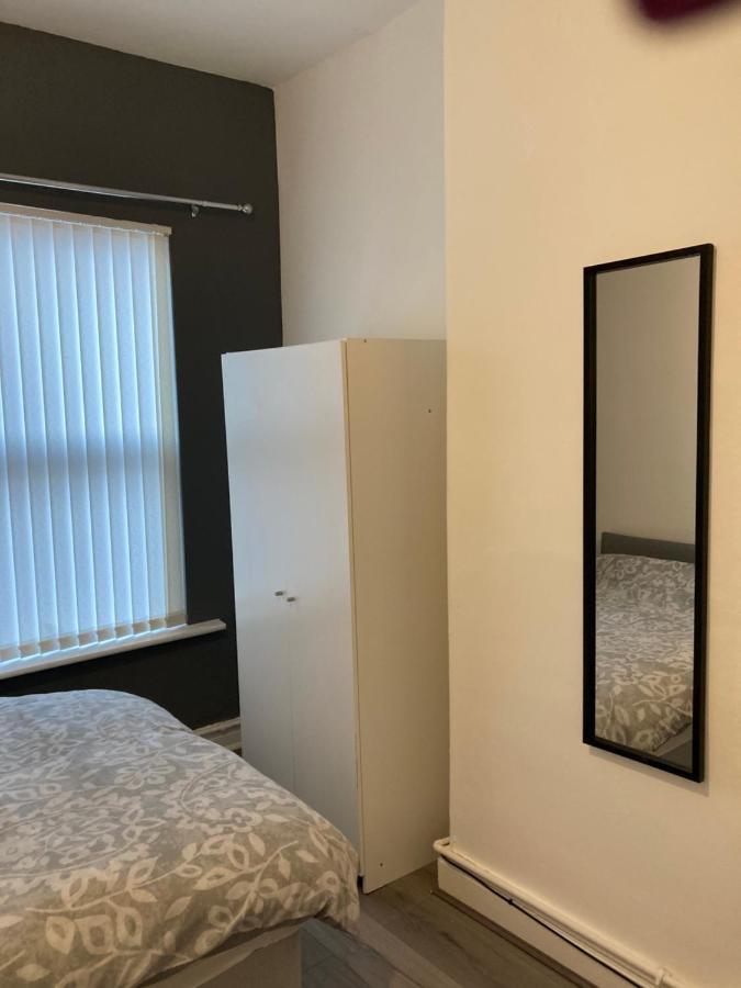 Chosen Rocky Lane Private Rooms Ливърпул Екстериор снимка
