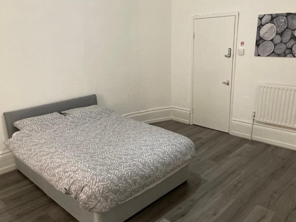 Chosen Rocky Lane Private Rooms Ливърпул Екстериор снимка