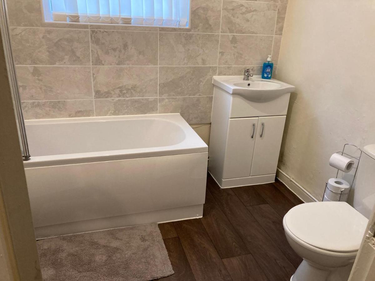 Chosen Rocky Lane Private Rooms Ливърпул Екстериор снимка