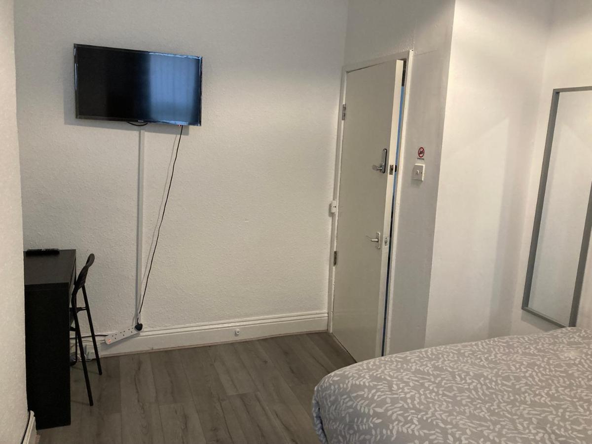 Chosen Rocky Lane Private Rooms Ливърпул Екстериор снимка