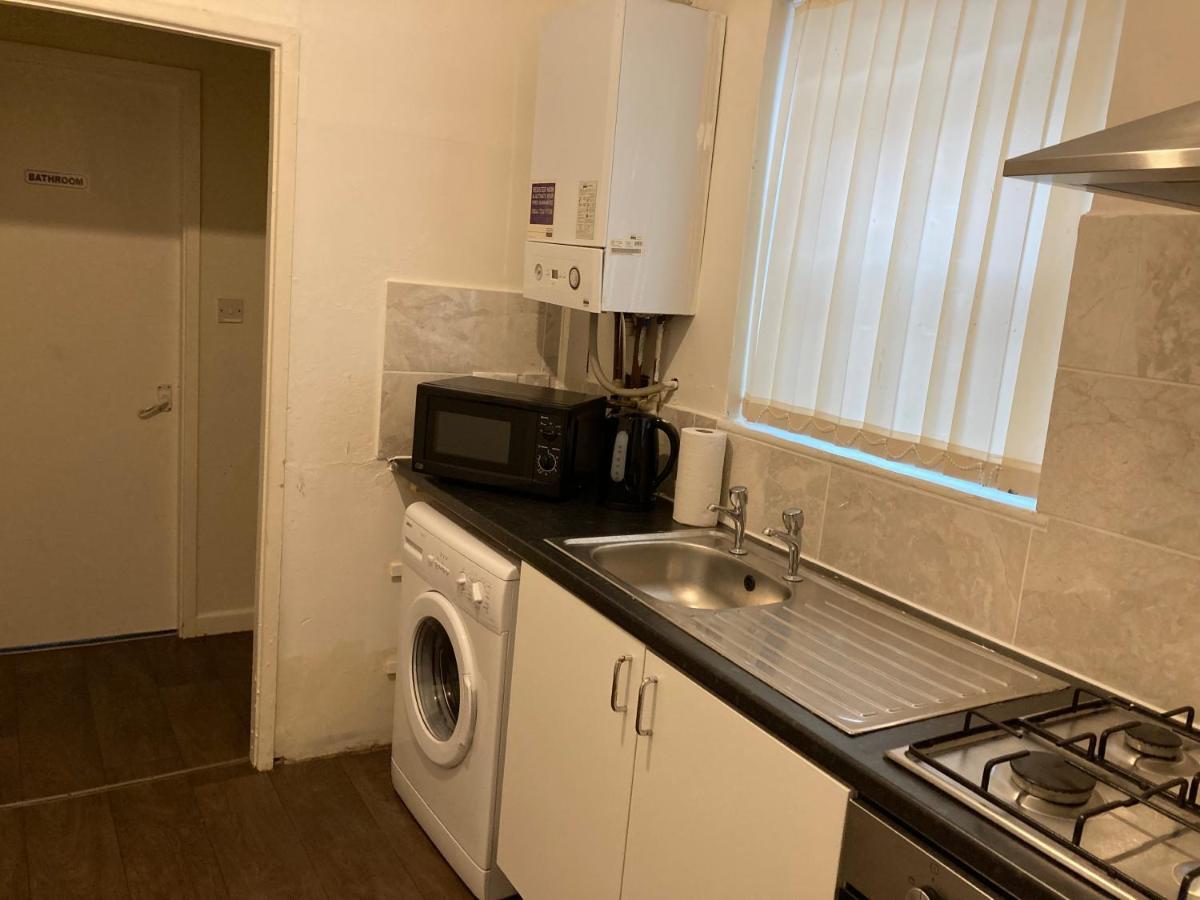 Chosen Rocky Lane Private Rooms Ливърпул Екстериор снимка