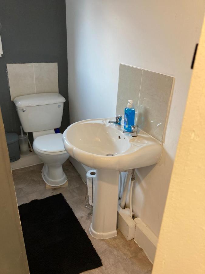 Chosen Rocky Lane Private Rooms Ливърпул Екстериор снимка